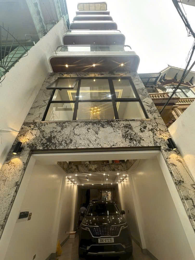 Bán Hoa Hậu Chân Dài Lâm Hạ,Hồng Tiến,Mới Tinh,45M2,8 Tầng,Thang Máy,Nội Thất Nhập Khẩu,Ô Tô 7 Chỗ - Ảnh 1